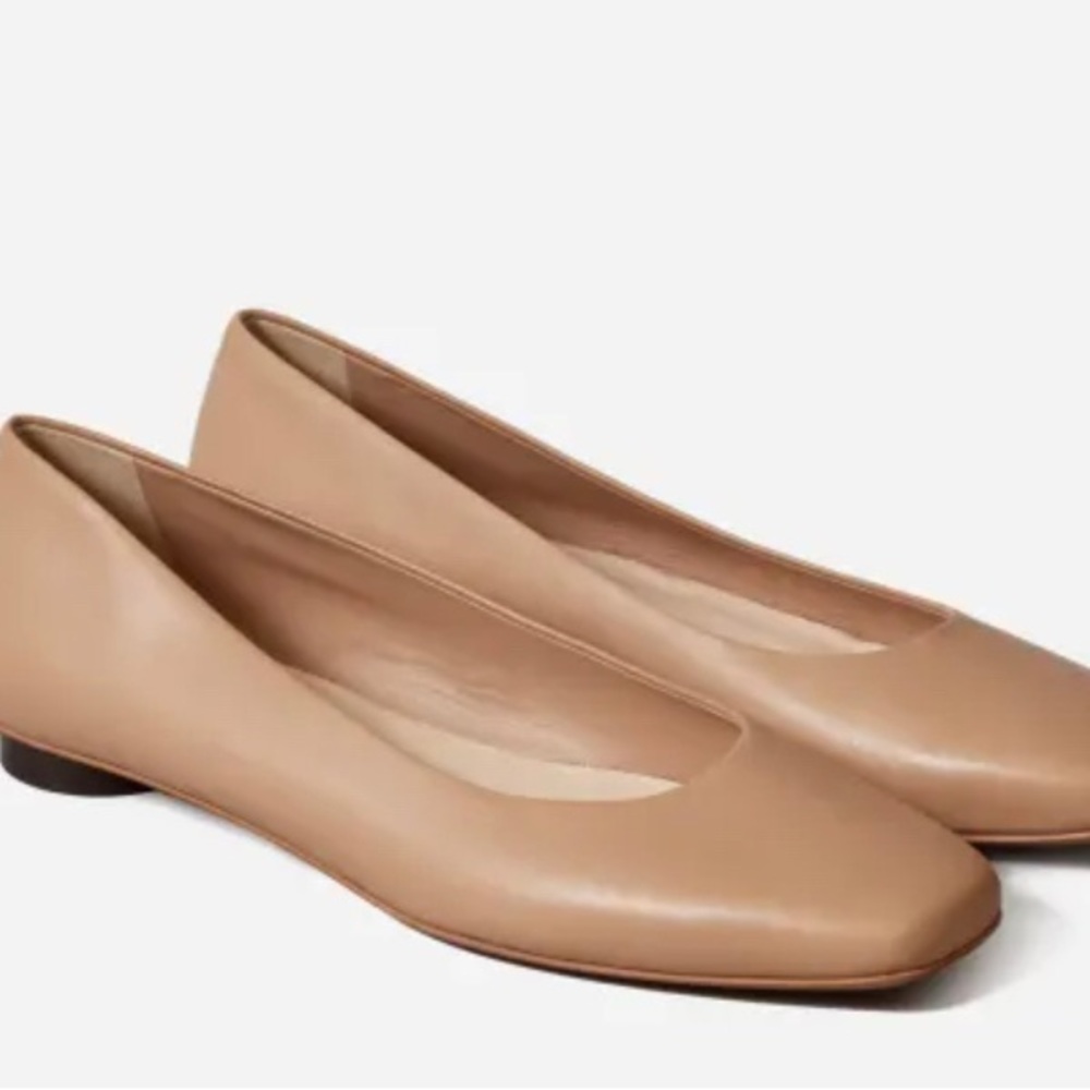 New EVERLANE The 90’s Flat in Light Taupe
